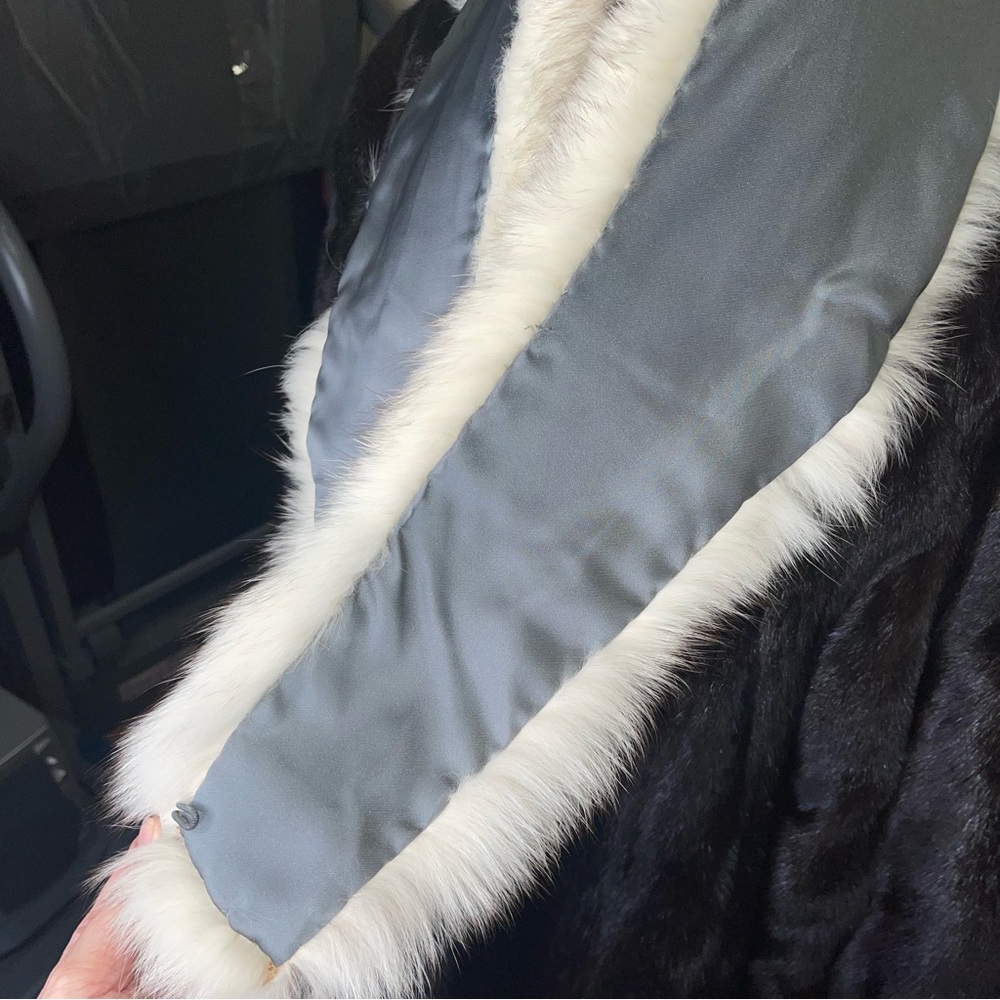 Flemington Furs Real Fur Stole - Picture 4 of 7